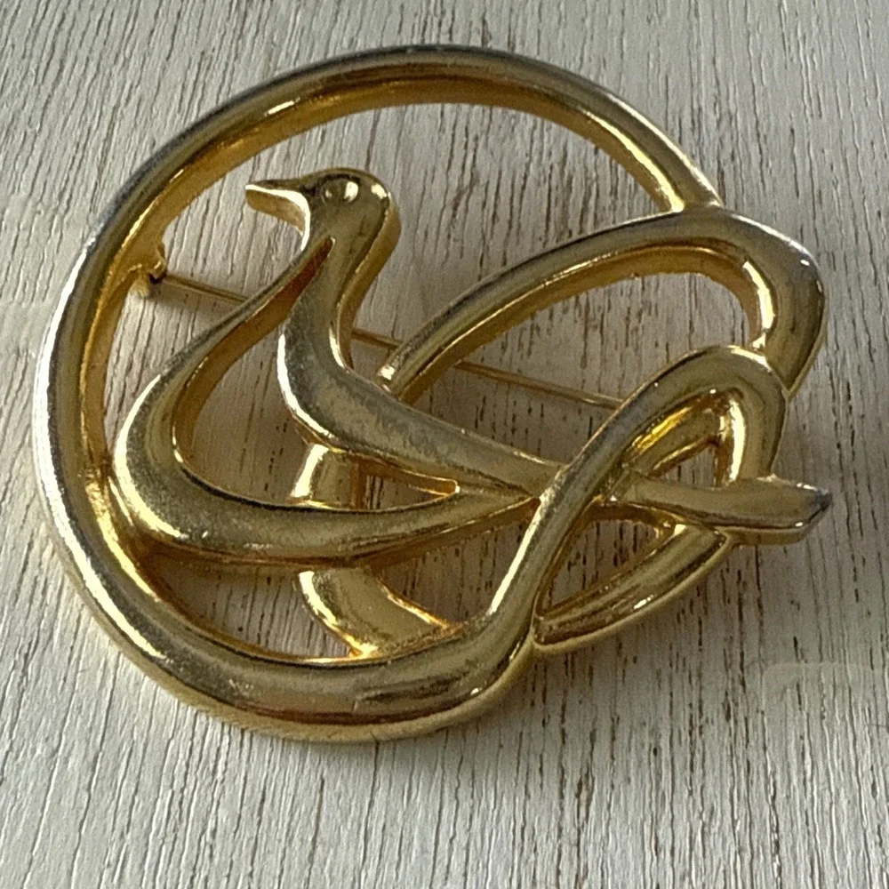 Vintage Signed 95 Kobi Ariel Studio Dove Gold‎ Brooch